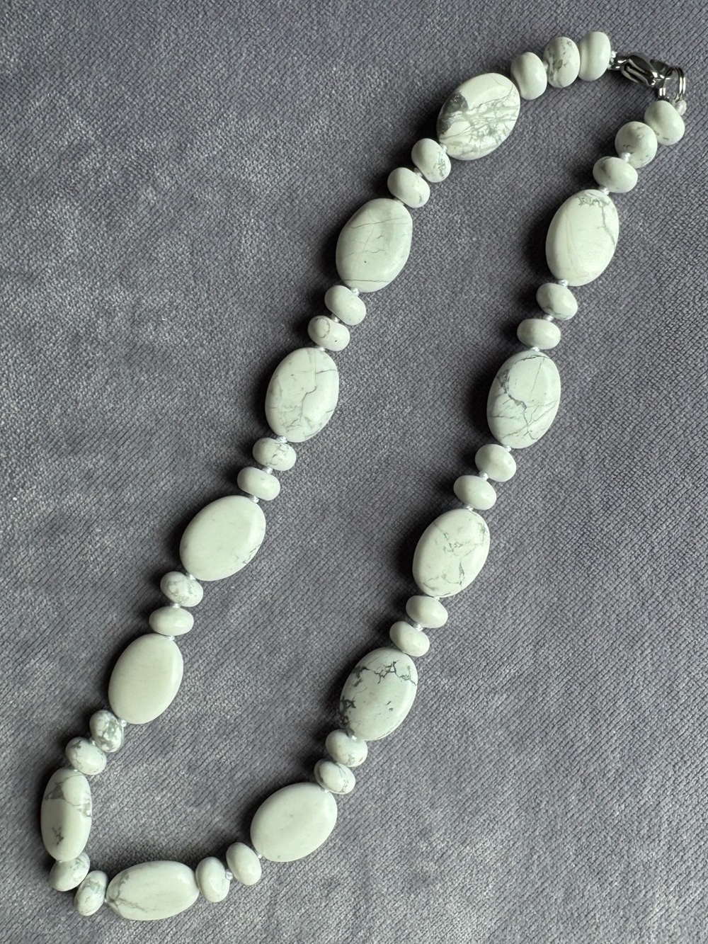 NWOT Tuckernuck Howlite Necklace - Picture 4 of 5